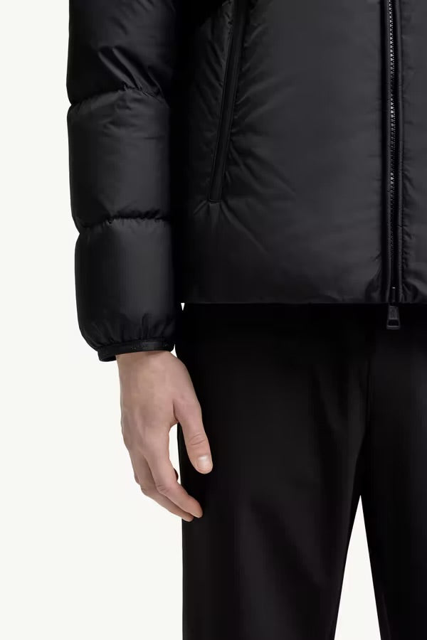 Doudoune courte à capuche Montcla