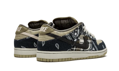 SB Dunk Low Travis Scott